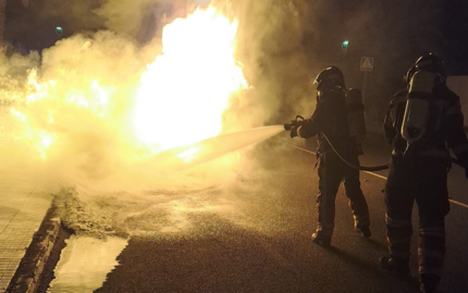 Incendio de contendores en Costa Teguise.