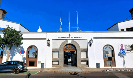 Banderas a media asta en Arrecife