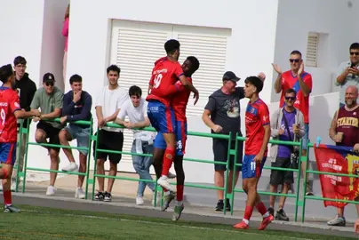 La UD Lanzarote celebra un gol
