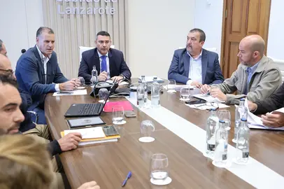 REUNIÓN OSWALDO DEL TAXI CON LOS AYTOS (2)