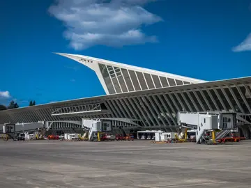 Aeropuerto_Bilbao_Loiu_01