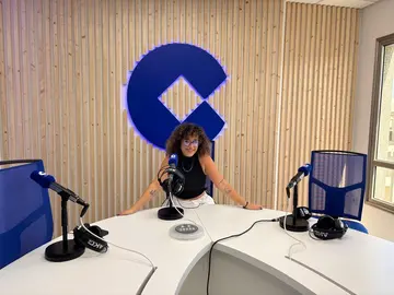 La periodista Majorera Marta Patallo en los estudios de Fuerteventura