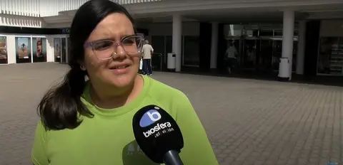 Encuesta calle sobre tirar residuos  en la vía pública