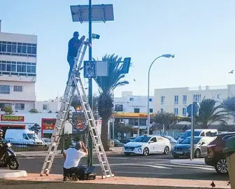 El Ayuntamiento de Arrecife despliega un sistema FOTO Rojo para detectar a los conductores que se salten los semáforos en rojo, causantes de graves accidentes  (1)