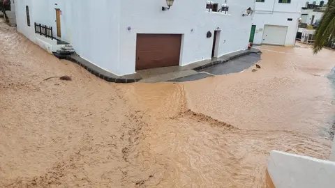 Lluvias intensas en el Barranco de Elvira Sánchez en Haría