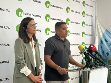 Yoné Caranballo y Natalia Santana durante la rueda de prensa