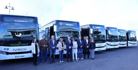 Presentación 13 nuevas guaguas  (3)