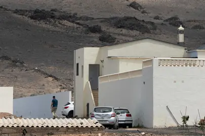 La Dirección General de Protección de la Infancia del Gobierno de Canarias ha decretado el cierre del centro de acogida de menores migrantes de Playa Honda, en Lanzarote, por mala gestión y malas condiciones de sus instalaciones (Efe)