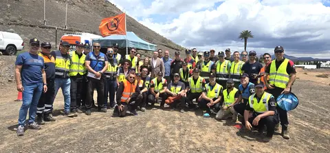Grupo particpante y representantes de Yaiza
