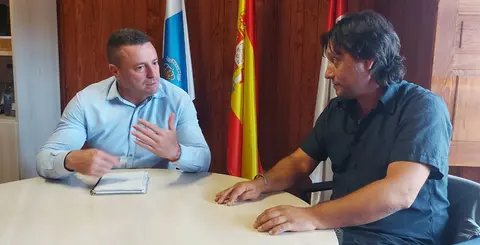 El alcalde de Yaiza y el director de la Escuela de Idiomas
