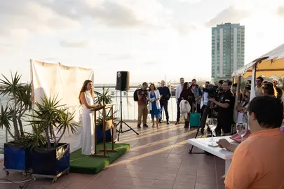 Foto discurso Ana sola(2)