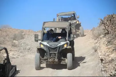Actividad turística con vehículo buggies y quads