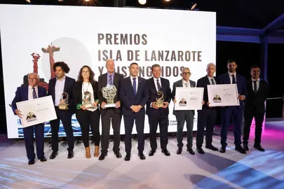 Lanzarote celebra el Día Mundial del Turismo en Costa Teguise otorgando