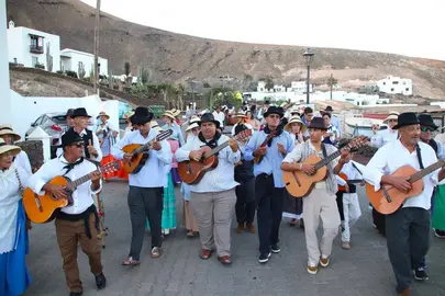 Femés disfruta de sus festividades del Rosario
