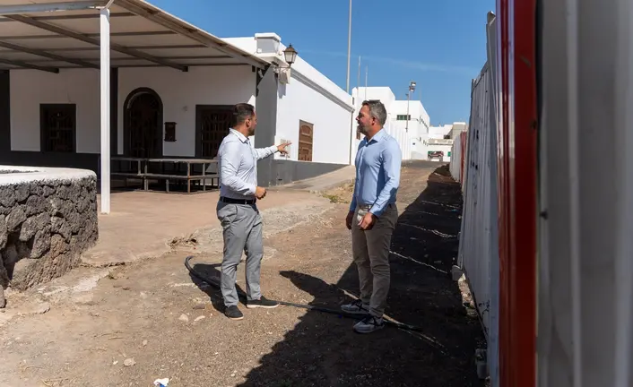El alcalde de Arrecife y el consejero insular de Obras Públicas de Lanzarote anuncian desde Altavista la adjudicación del proyecto para Altavista
