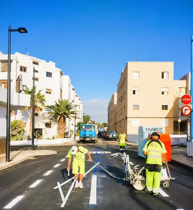 La Concejalía de Movilidad y Transportes de Arrecife adjudica los trabajos de mantenimiento y señalización vial para los dos próximos años 