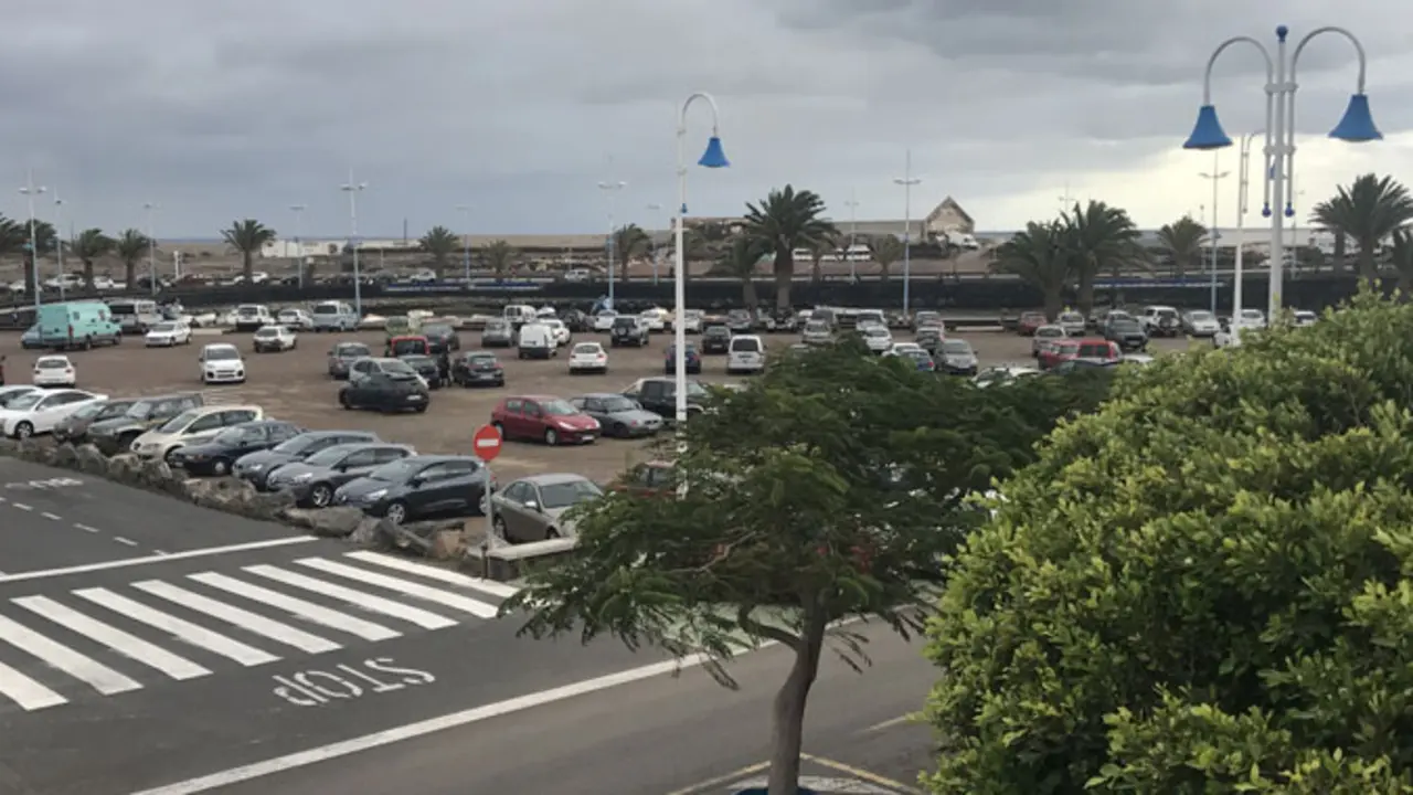 El solar de Ginory cada vez les cuesta más a los vecinos de Arrecife