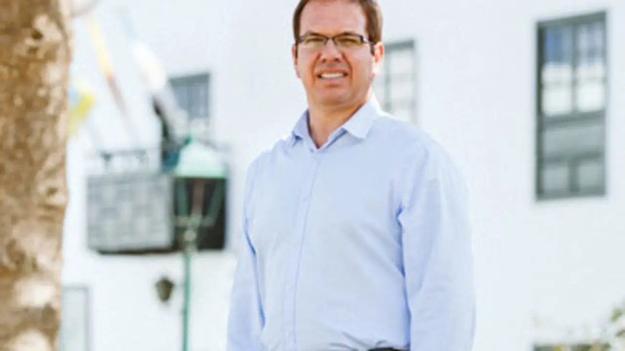 Antonio Morales, MRT