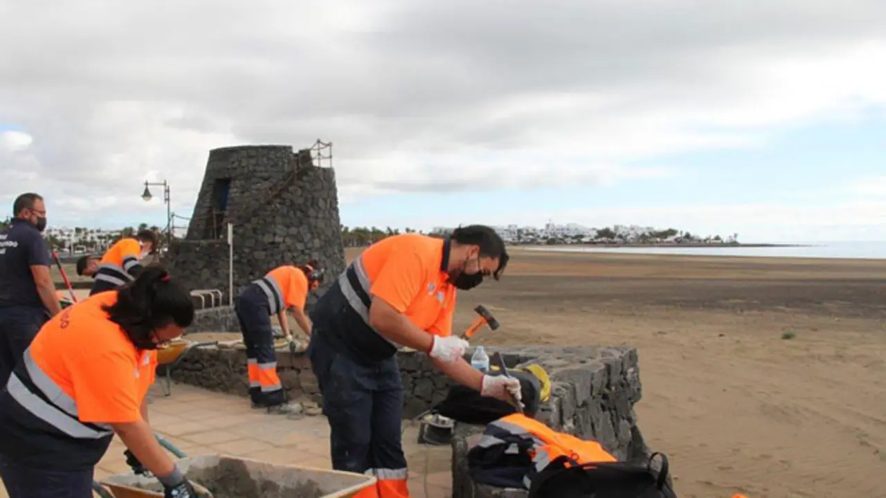 Empleados en Lanzarote (Foto: Archivo)