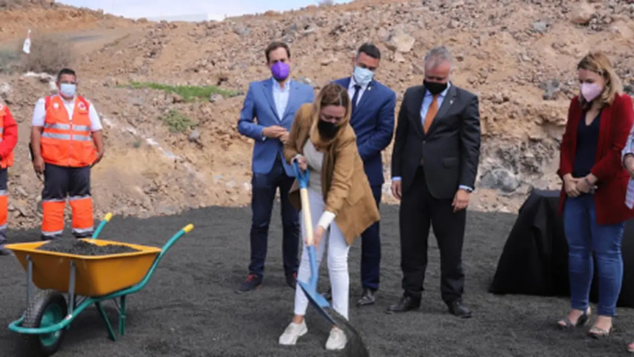 Foto de la primera piedra en la Residencia de Tahíche
