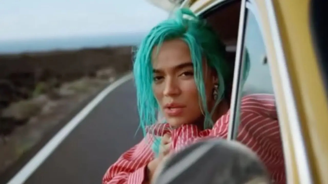 Karol G en su videoclip