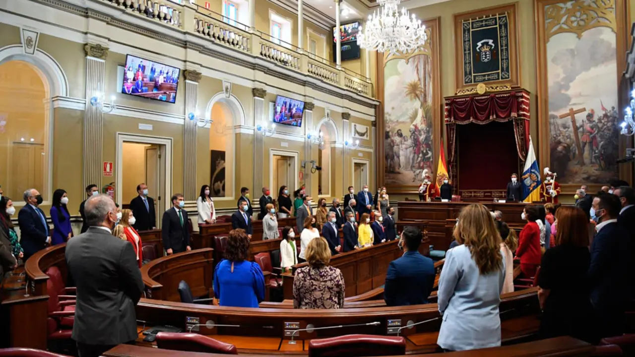 Acto institucional en el Parlamento de Canarias