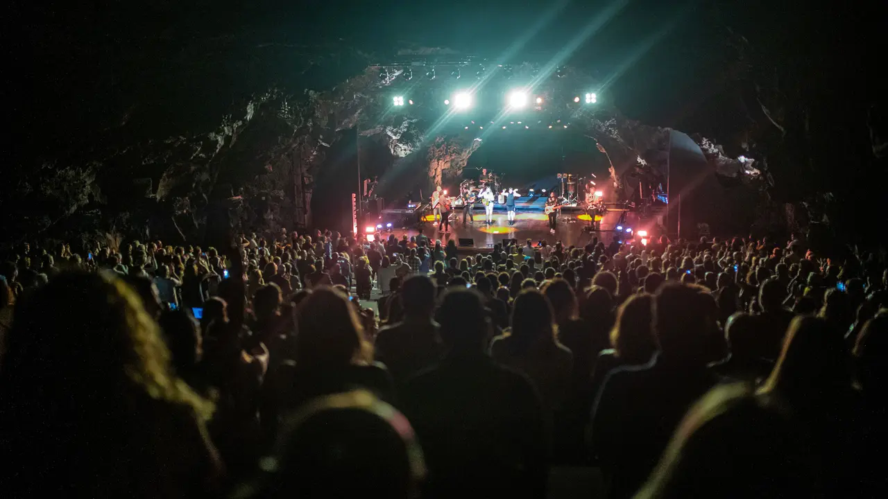 No cabía ni un alma en el auditorio de los Jameos del Agua