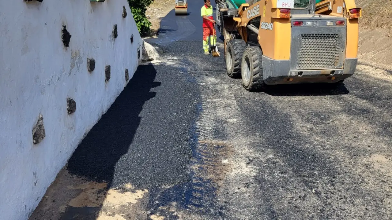 Asfaltado en Montaña Blanca