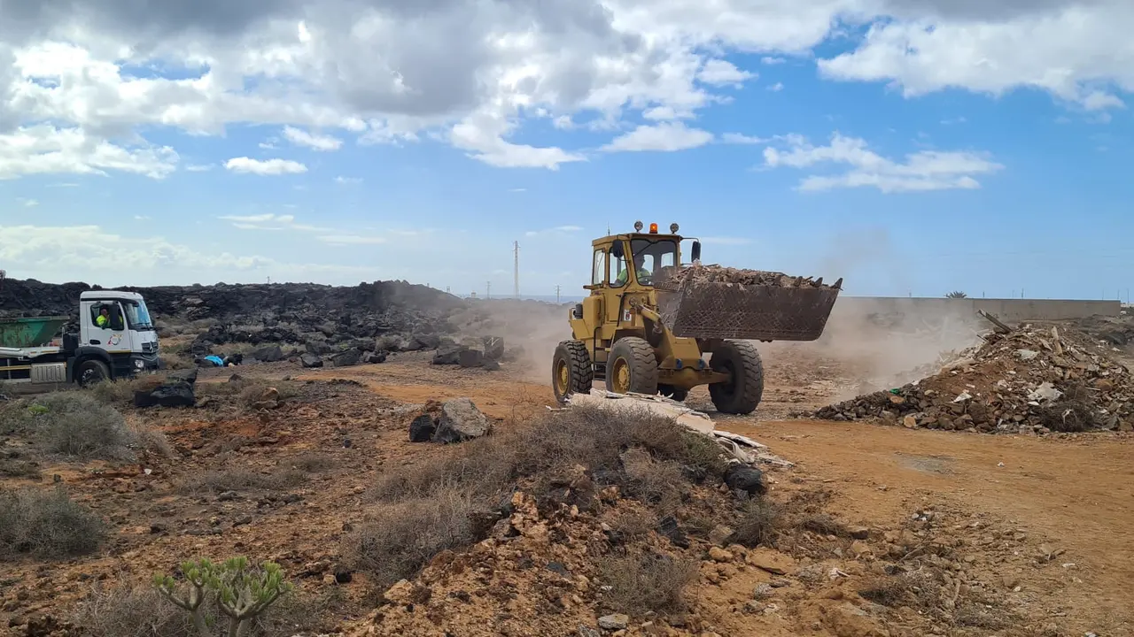 Campaña para retirar escombros en Arrecife
