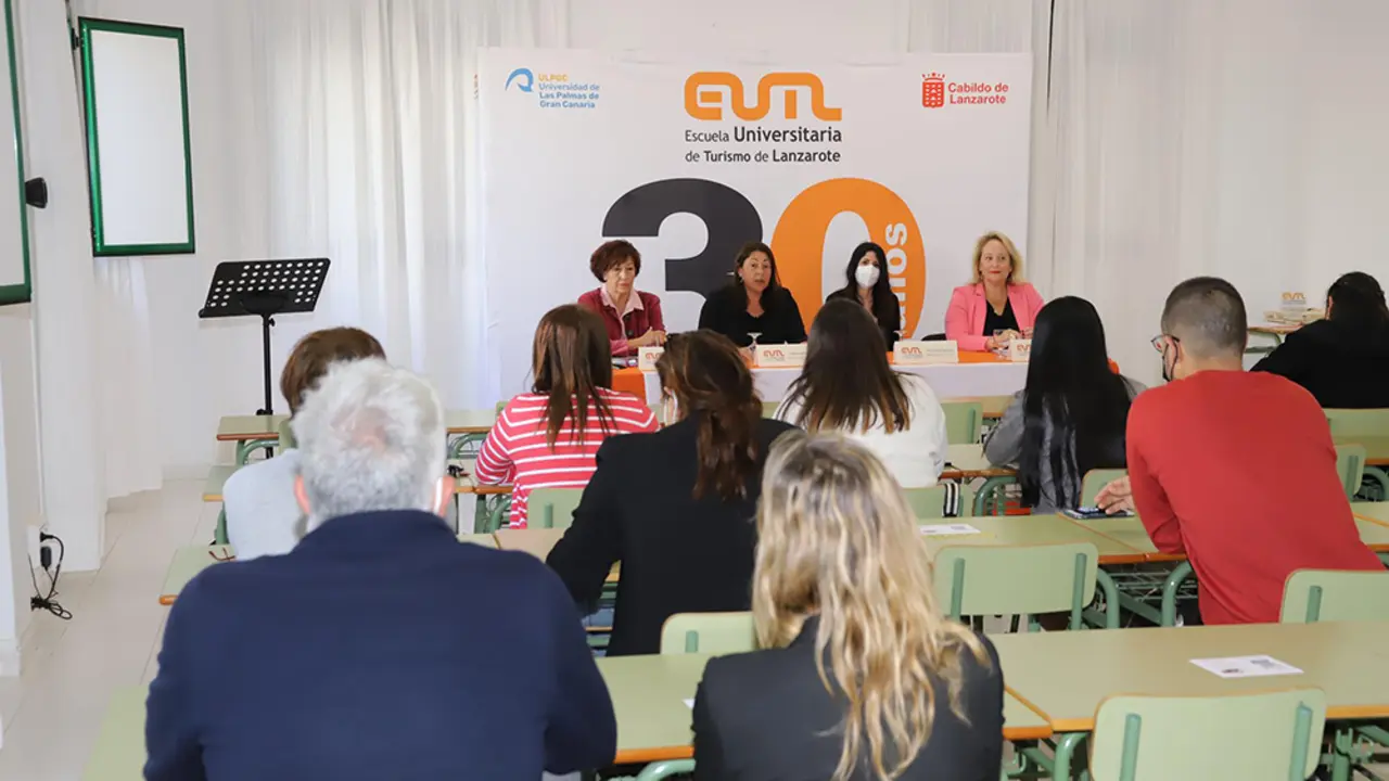 Día del Libro en la Escuela Universitaria de Turismo