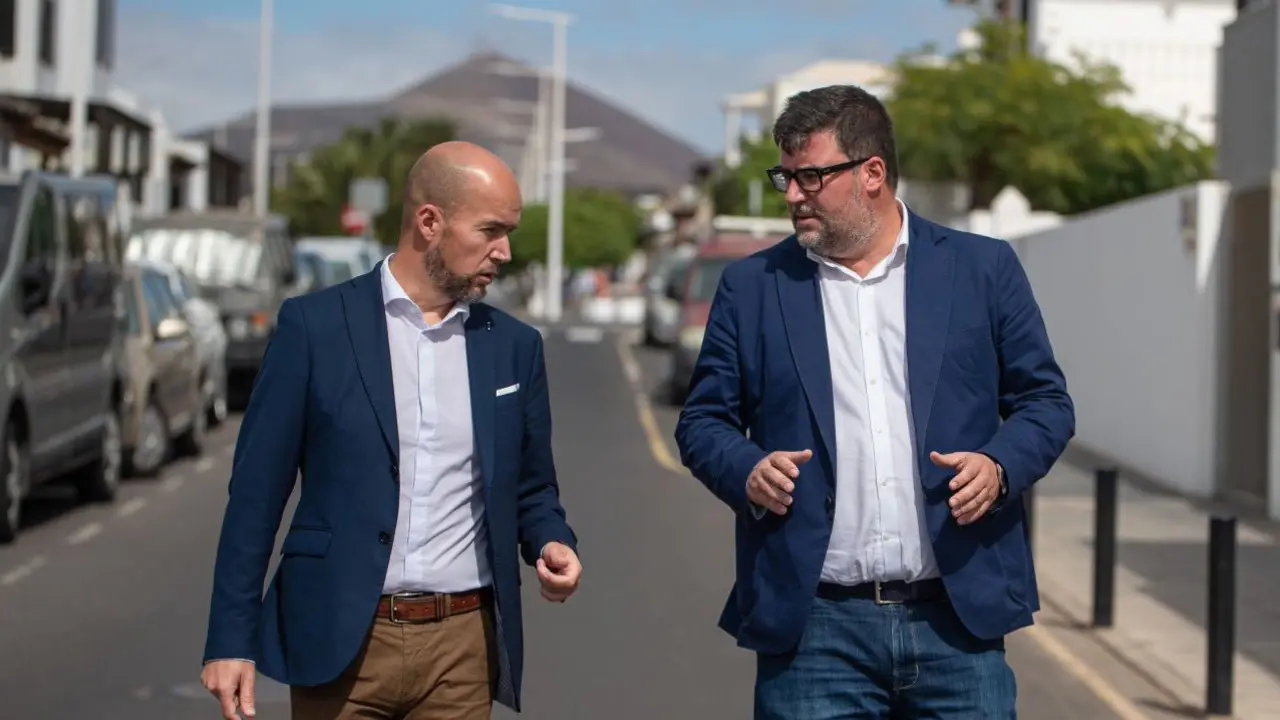 Alcalde y concejal de obras de San Bartolomé