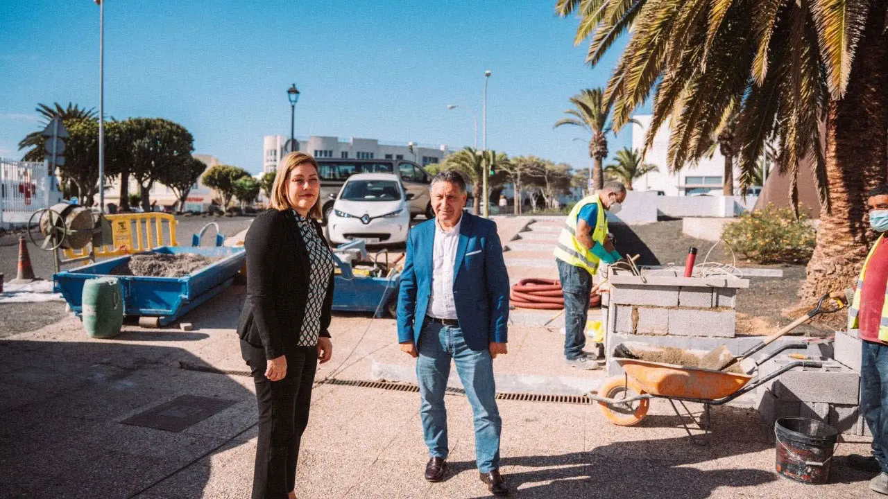 Alcaldesa y concejal de Arrecife