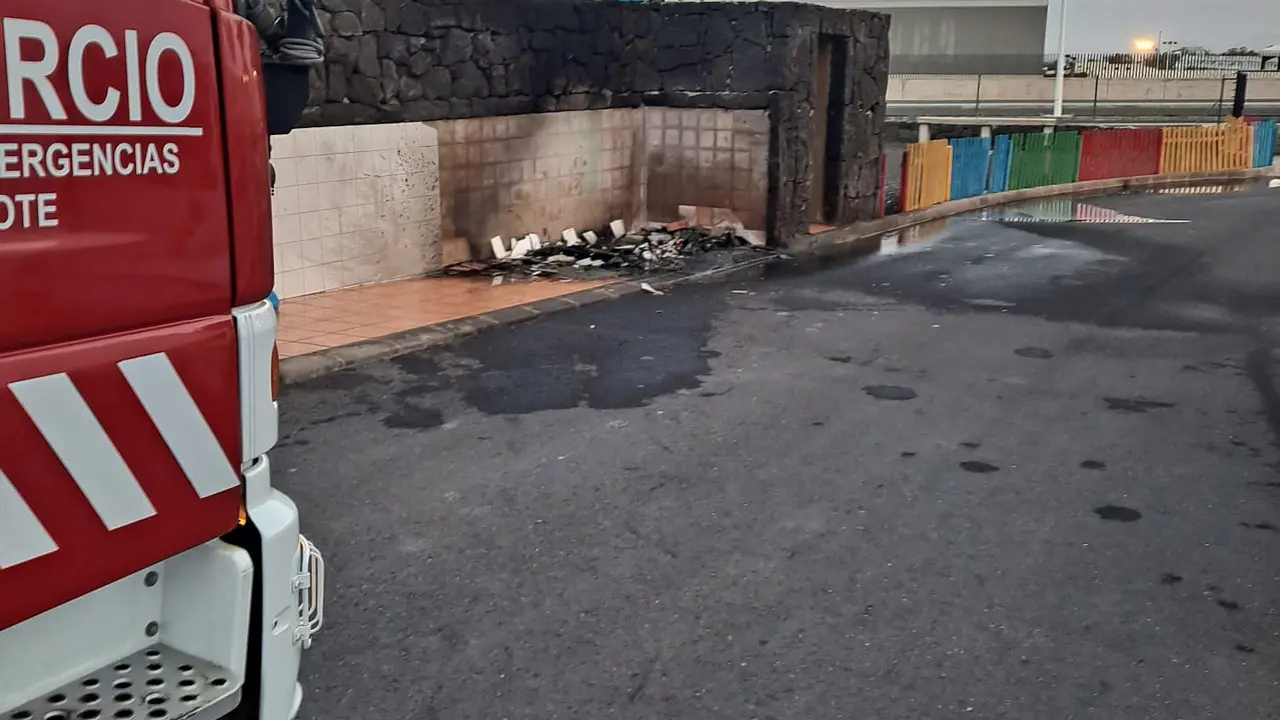 Contenedor incendiado