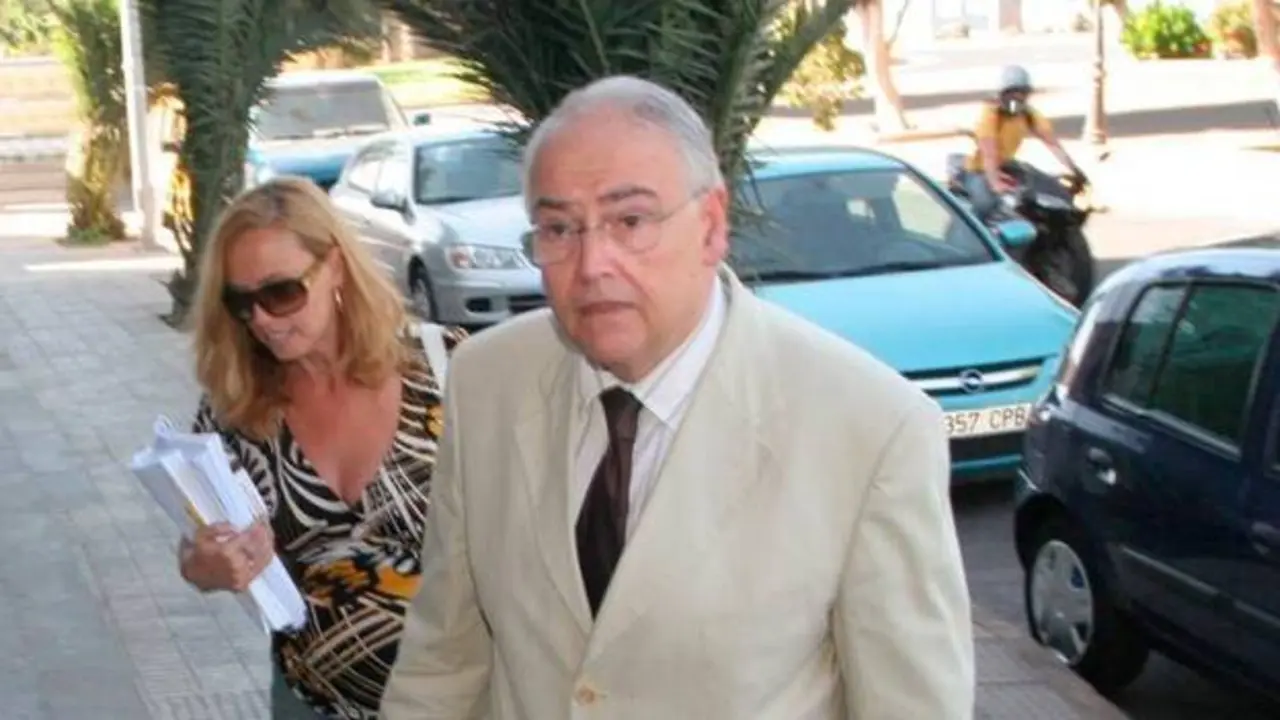 Felipe Fernández Camero entrando en los juzgados (FOTO: Archivo/José Luis Carrasco)