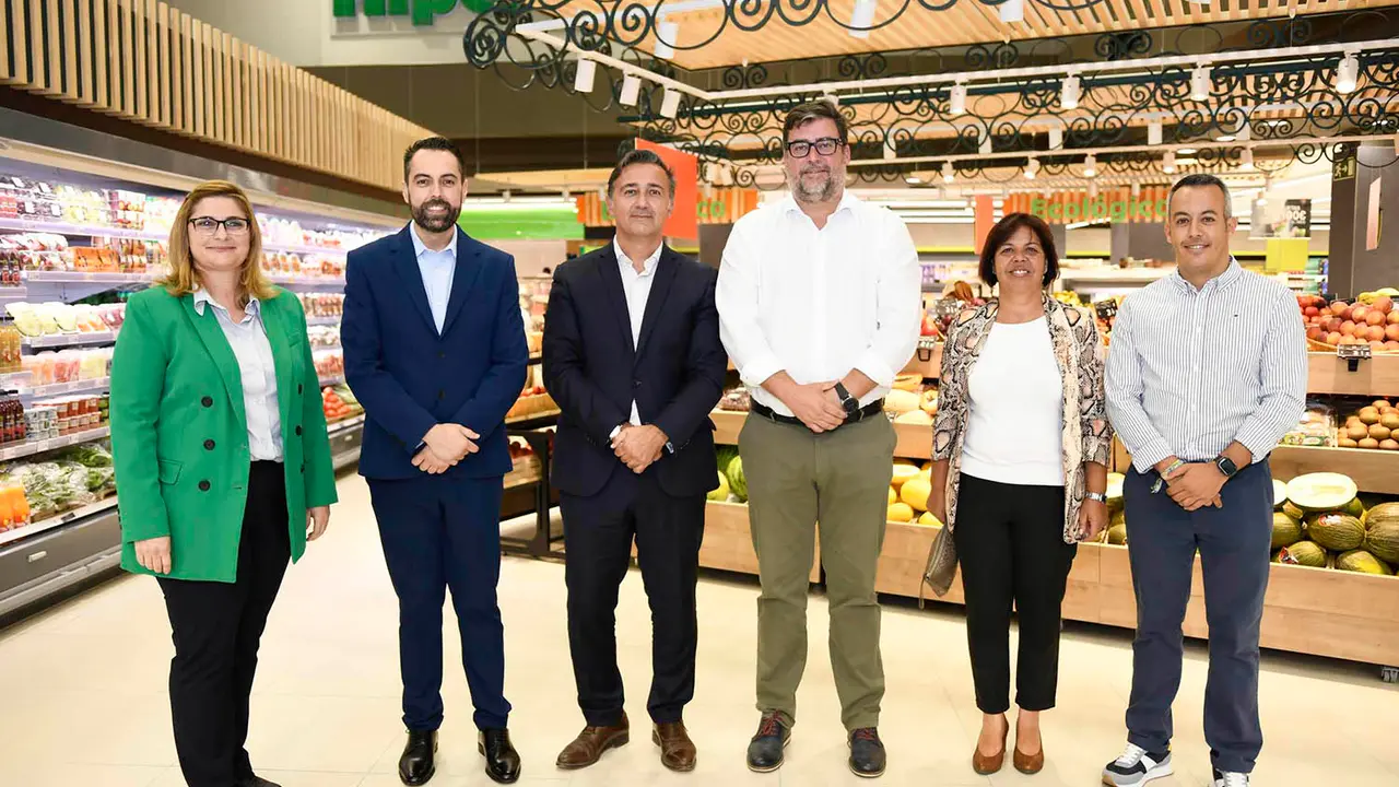 Reapertura del Hiperdino del Deiland