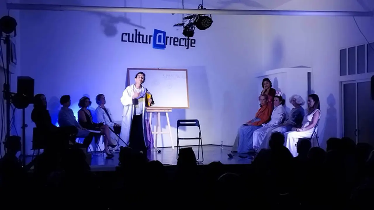 Un momento de la representación de 'Conócelas'