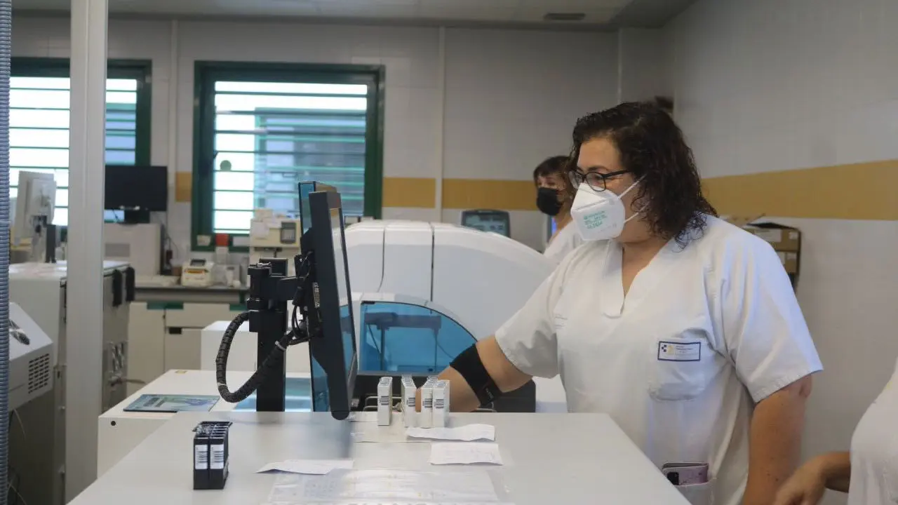 Equipos tecnológicos del laboratorio del Molina Orosa
