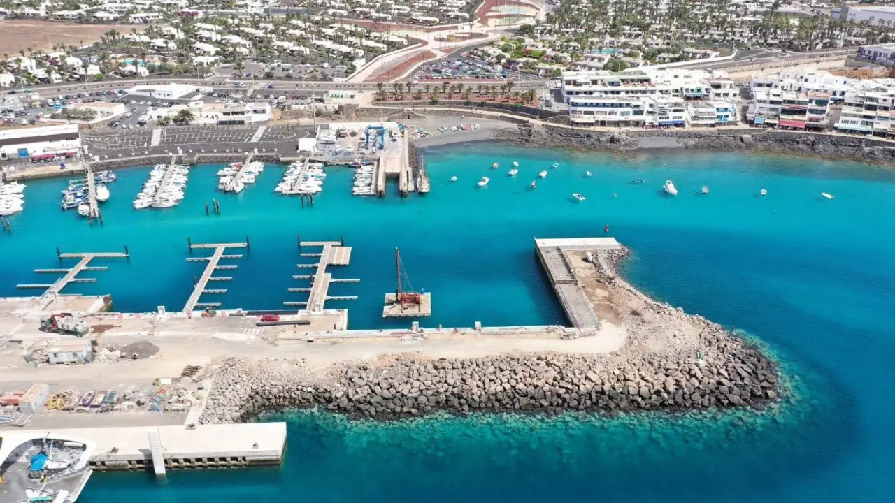 Puerto de Playa Blanca