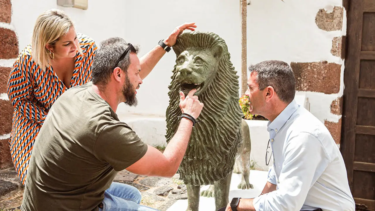 Leones restaurados en La Villa