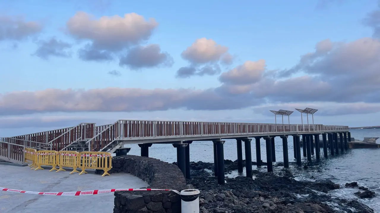 Pasarela de Arrieta precintada