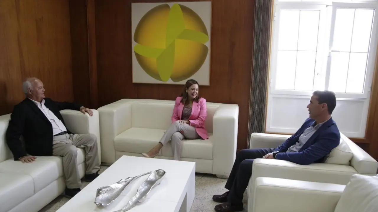 Reunión en el Cabildo de Lanzarote para impulsar oportunidades para los jóvenes