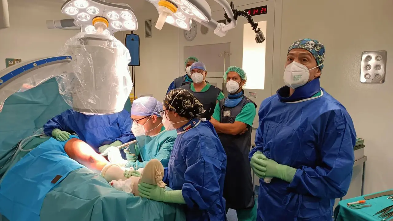 Intervención de la nueva técnica en el Hospital Molina Orosa
