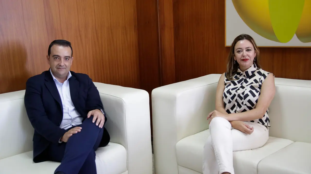 María Dolores Corujo recibió a José Valle en la sede del Cabildo