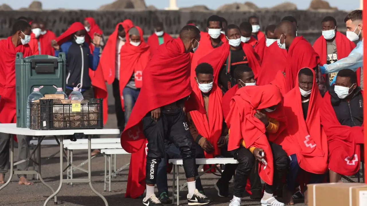 Patera llegada a Lanzarote el viernes, 15 de julio. (Foto: Jos&eacute; Luis Carrasco)