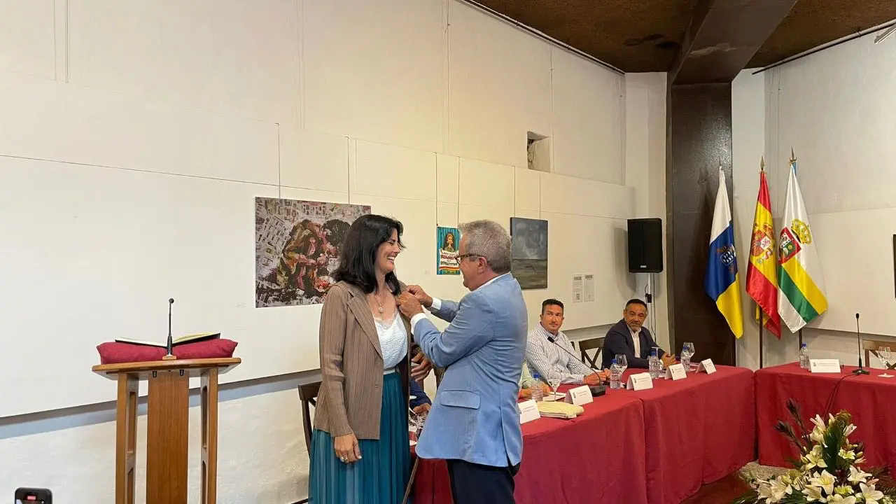 Toma de posesión de Evelia García como alcaldesa de Haría