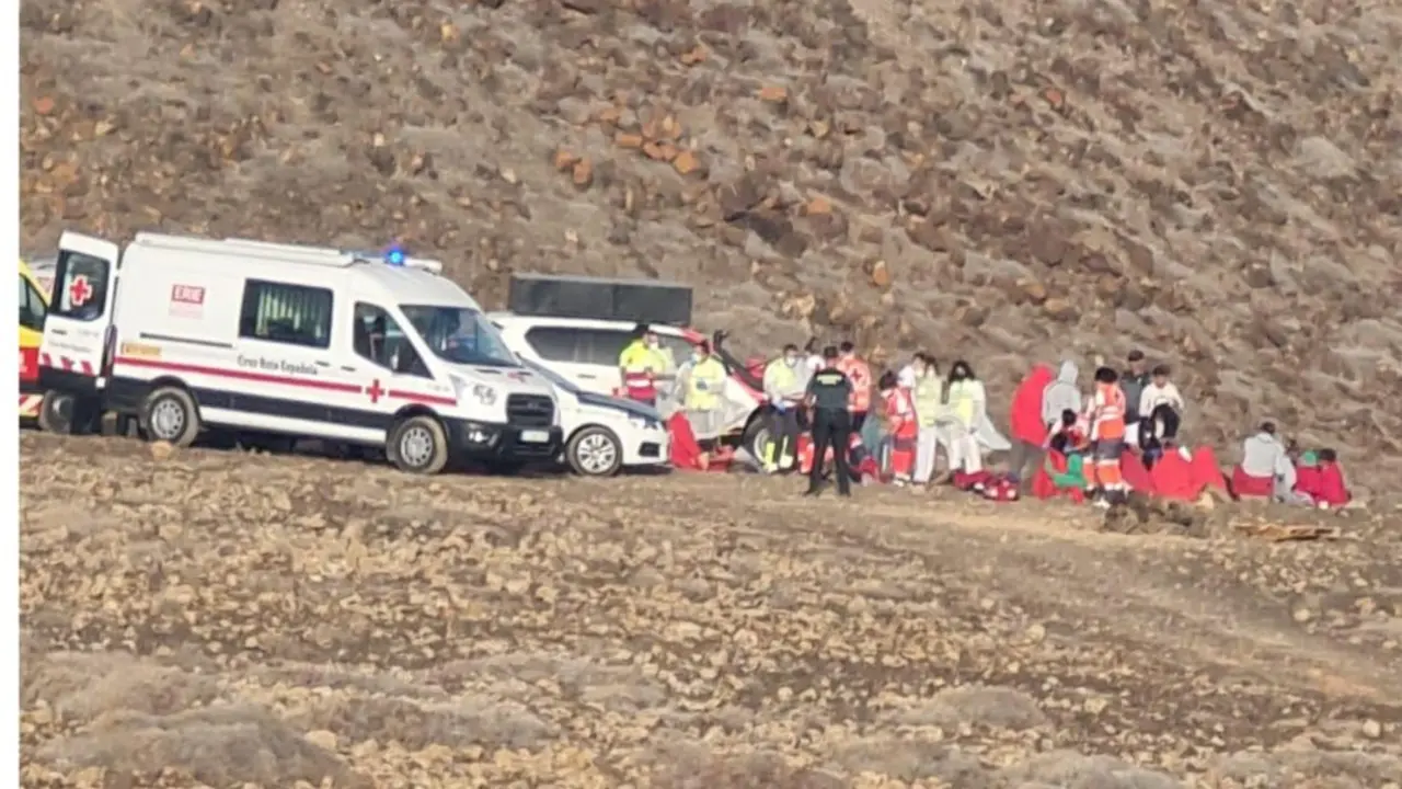 Migrantes de la patera llegada a los Ancones