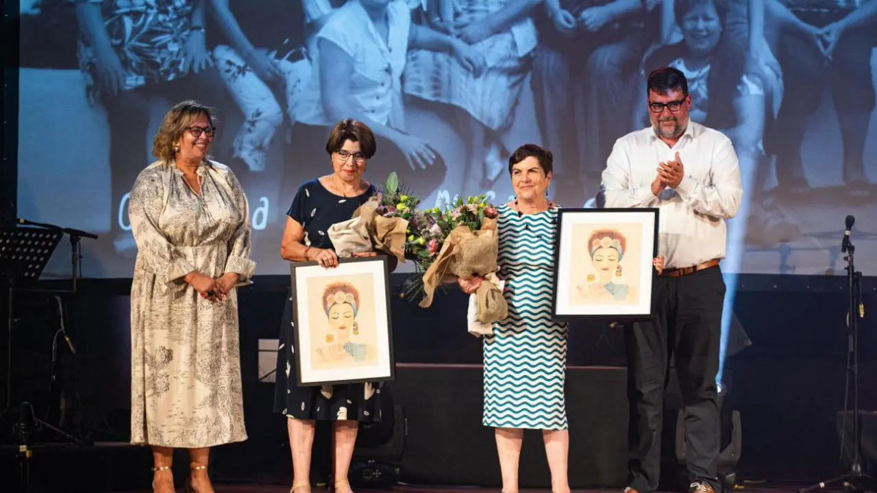 Homenajeadas por sus labores como artesanas de calado y ganchillo
