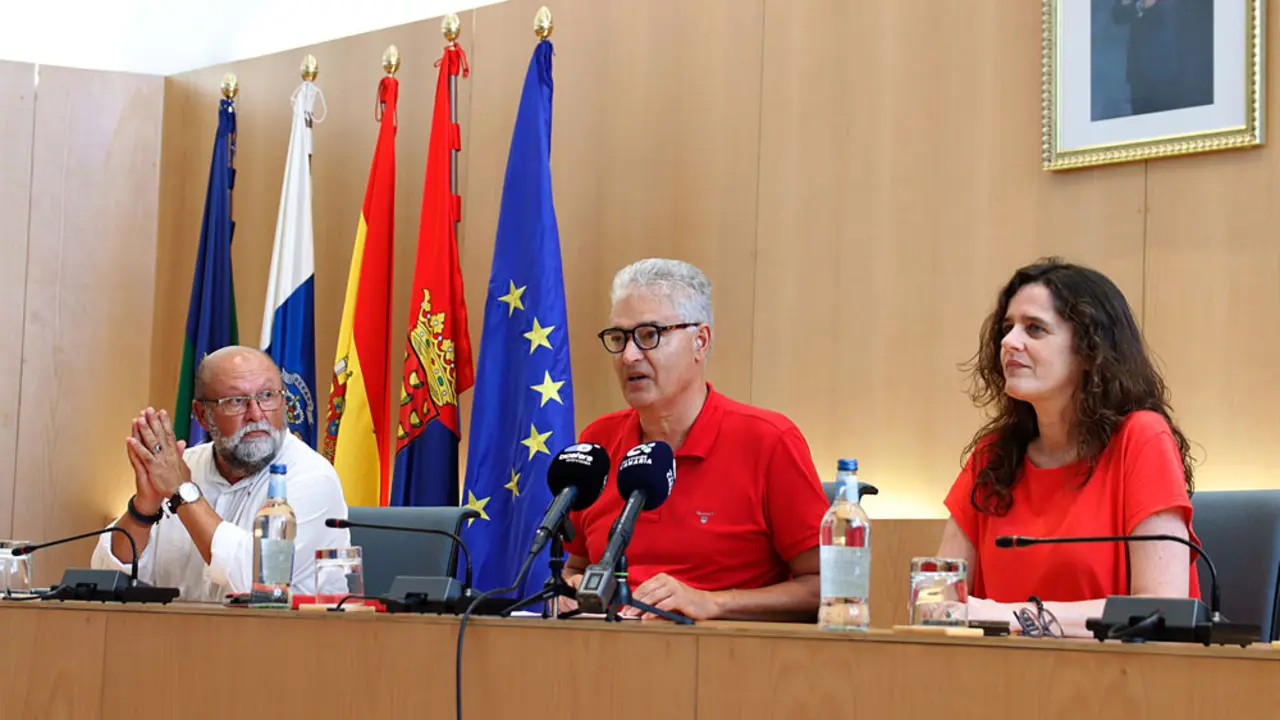 Firma del convenioi sobre el proyecto Mascarilla-19 en Tías