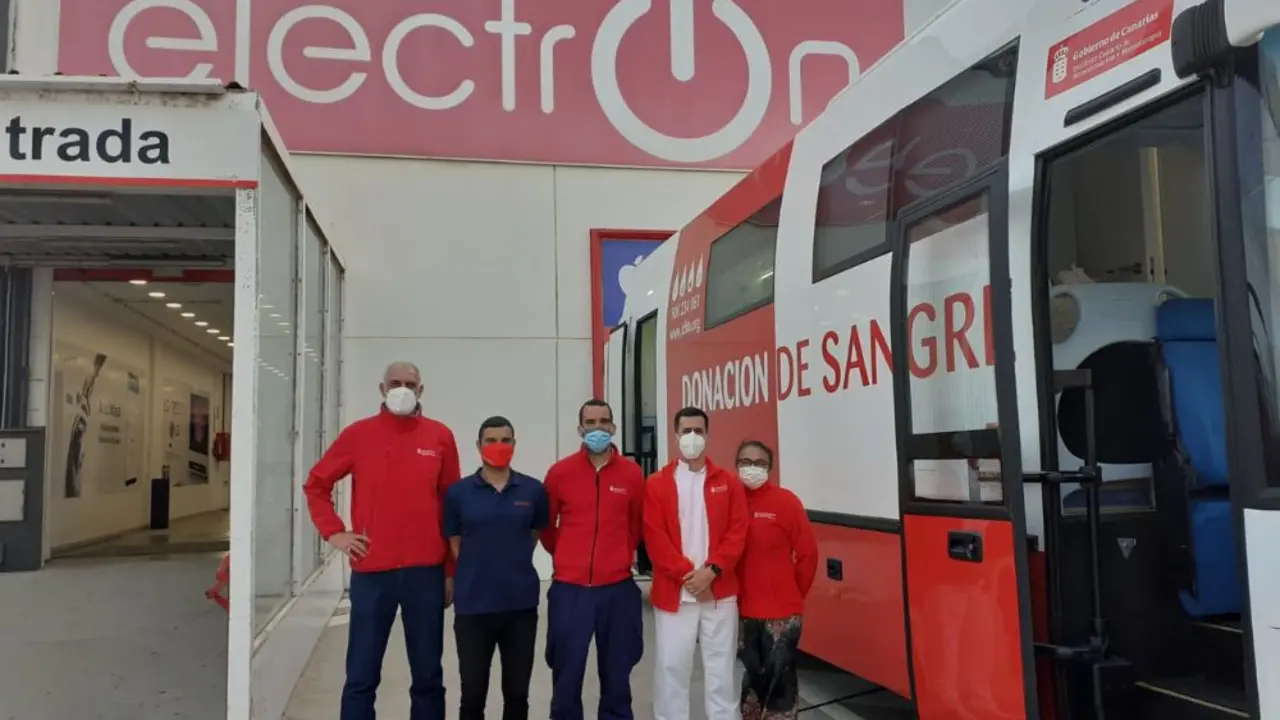 Unidad m&oacute;vil en Arrecife, en las inmediaciones de Euronics Electr&oacute;n Lanzarote