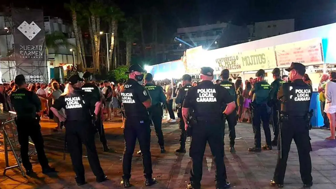 Agentes de seguridad en las fiestas de Puerto del Carmen